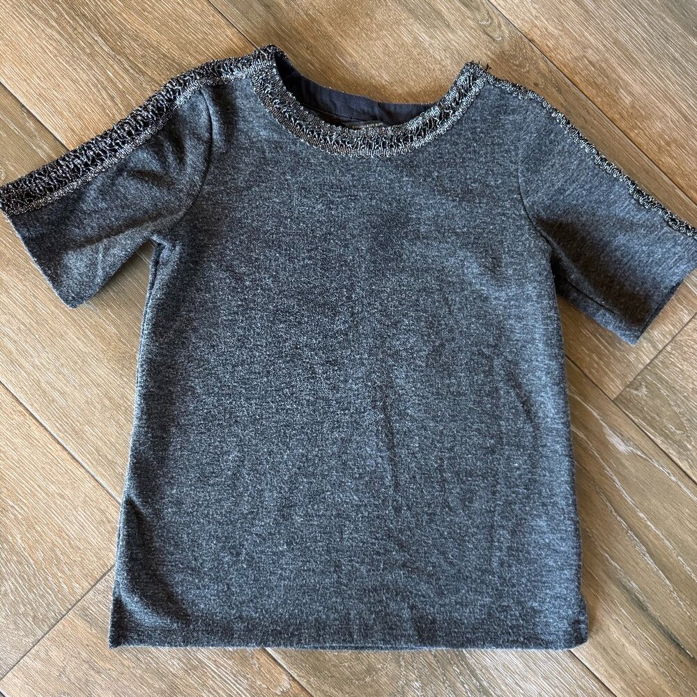 Banana Republic women's charcoal short sleeve sweater, braided metallic trim szS
